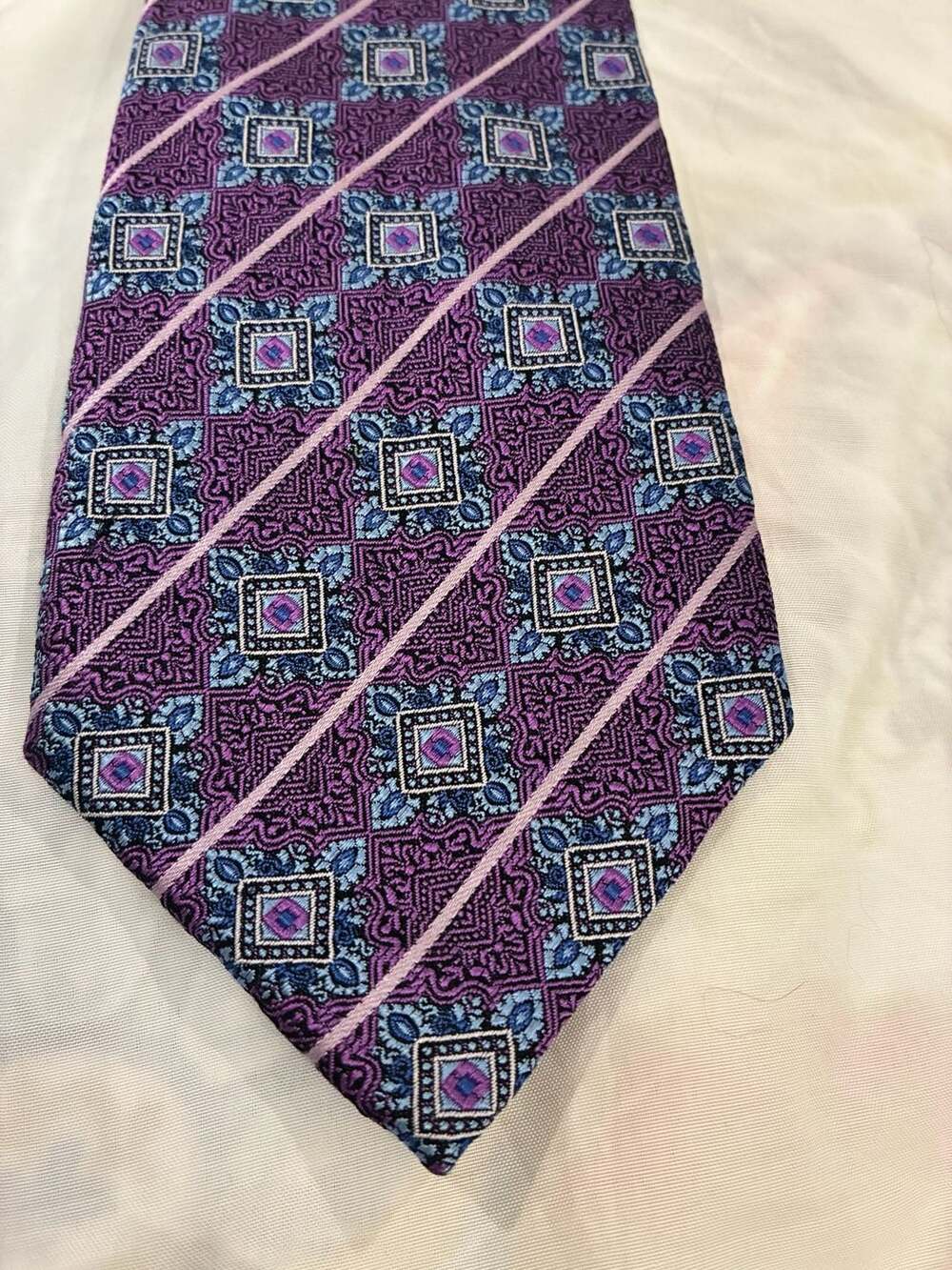 Vintage True Forum Purple and Blue Patterned Necktie